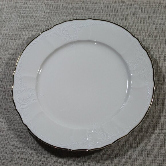 Baum Bros Bernadotte Ivory Fine Bohemian Porcelain 10.5" Dinner Plate - Picture 1 of 3